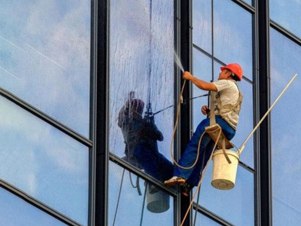 外墻清洗后如何保持其長(zhǎng)效清潔？